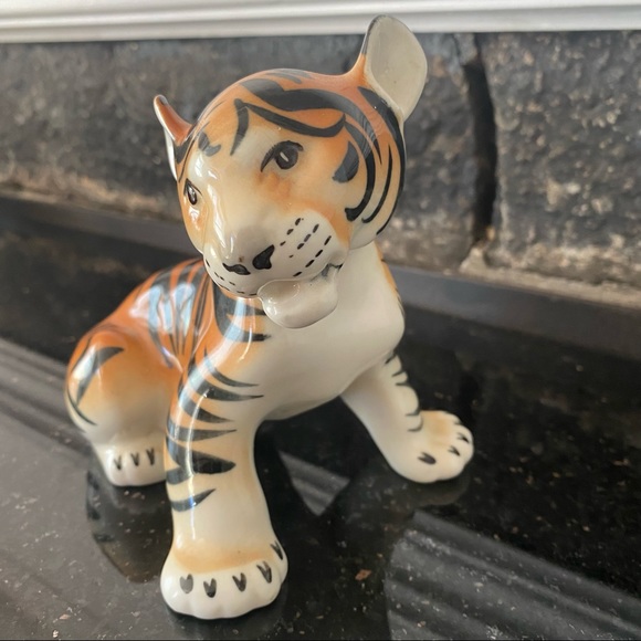 VINTAGE Russian/Soviet porcelain Lomonosov Tiger - Picture 3 of 8